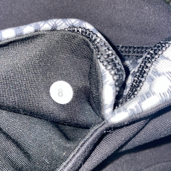 Lululemon Wunder Under Crop III *Full-On Luon - Picture 5 of 6